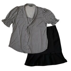 Adrianna Papell Top Geometric Print Short Sleeve Bow Tie Black White M